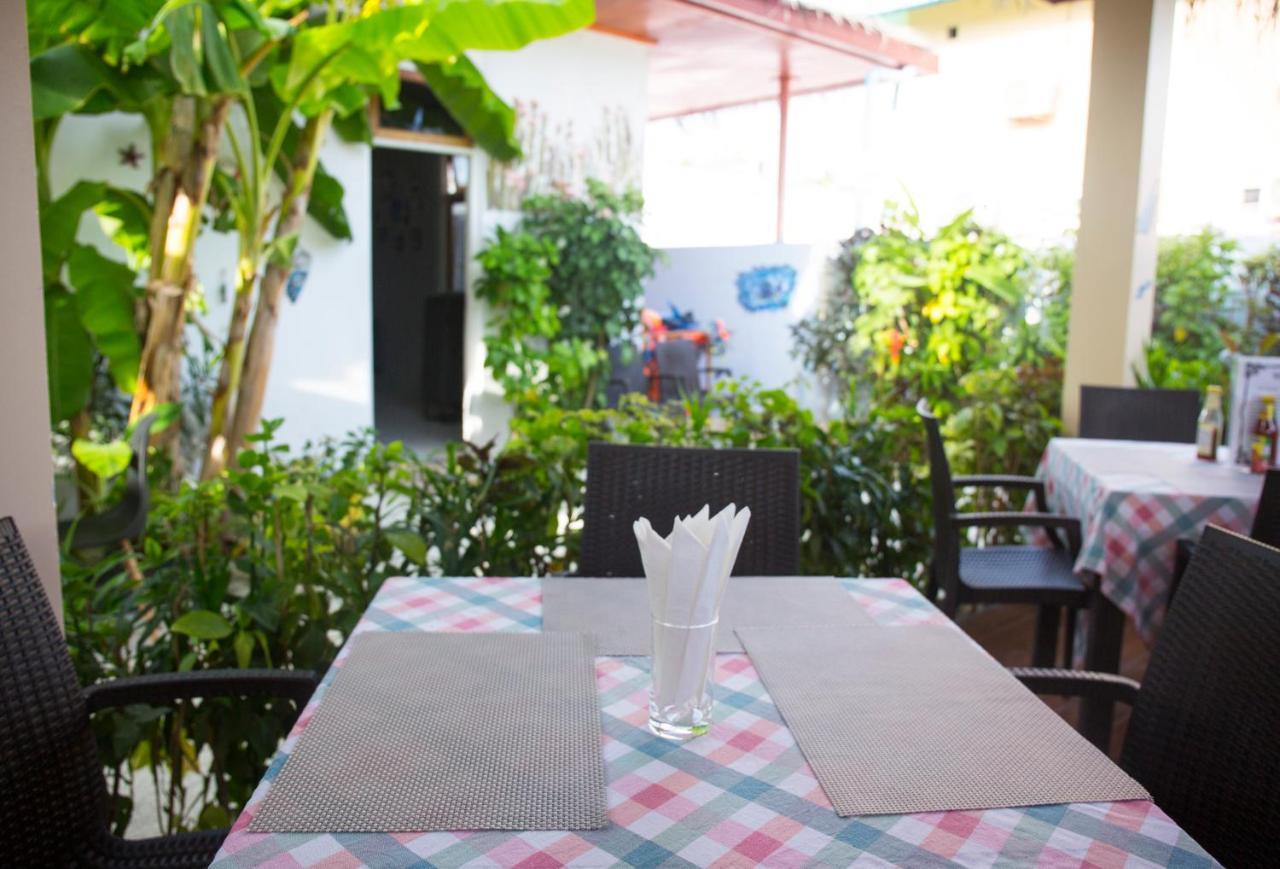 Silk Retreats Thulusdhoo Guest House Exterior foto